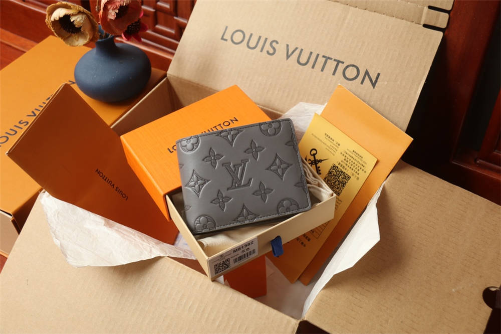 Louis Vuitton wallet MULTIPLE M81383 2025 new 